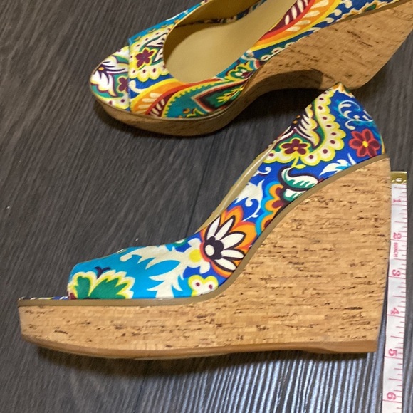 Nine West Wild Thing Cork Wedges. Bright Floral Paisley. Peep Toe. Size 8. - Picture 2 of 8
